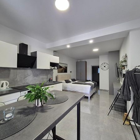 Cave With Free Parking Apartment Pula Exterior foto